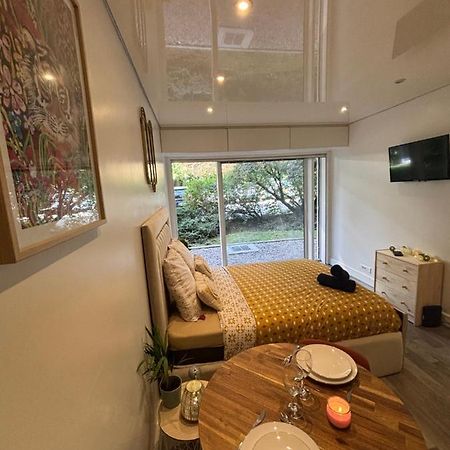 Apartamento Ecrin De Verdure Au Chesnay Et Parking Gratuit Le Chesnay  Exterior foto