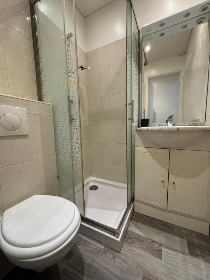 Apartamento Ecrin De Verdure Au Chesnay Et Parking Gratuit Le Chesnay  Exterior foto